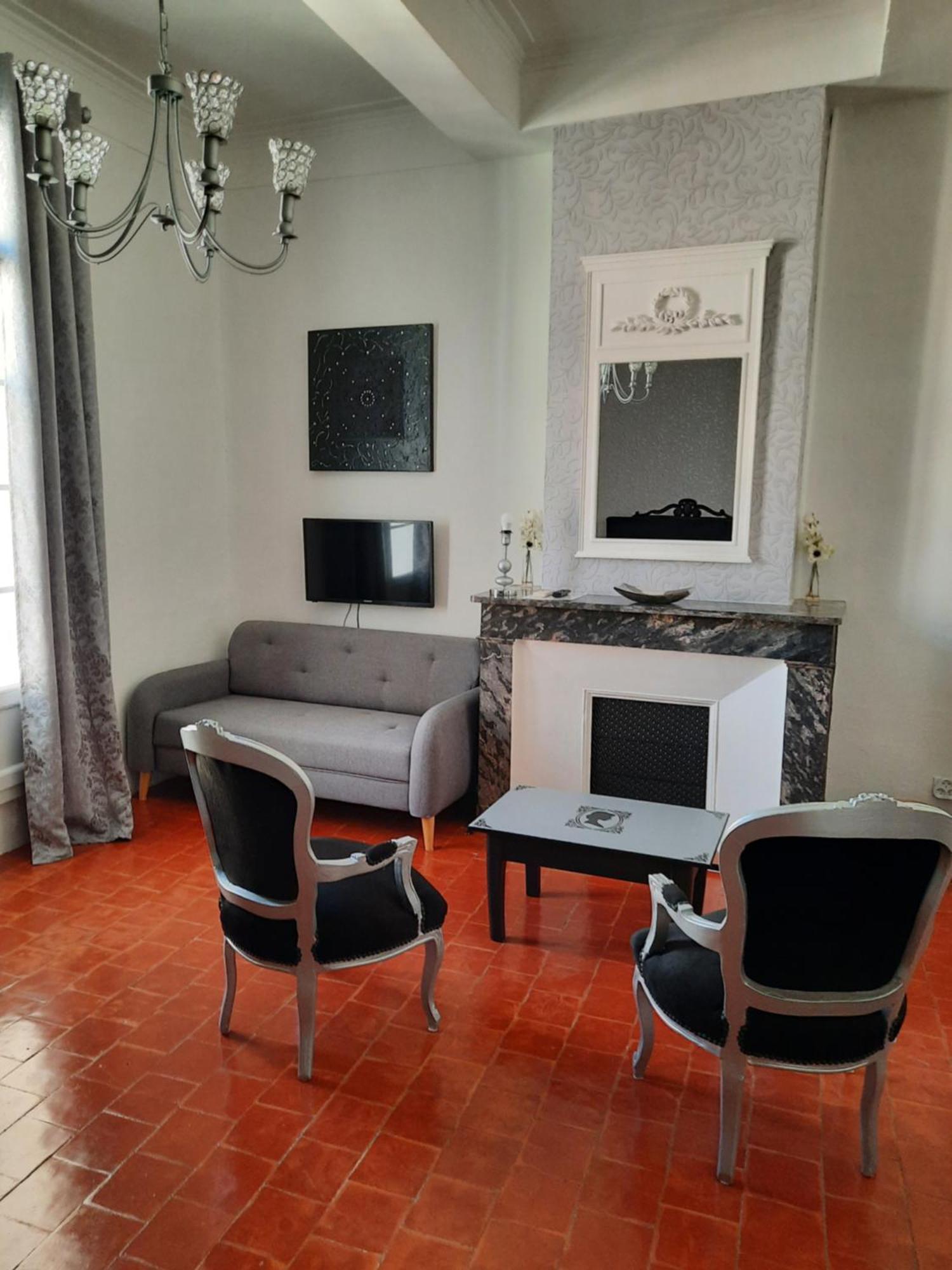 Chambres D'Hotes Belle Vigneronne Монтаньяк Экстерьер фото